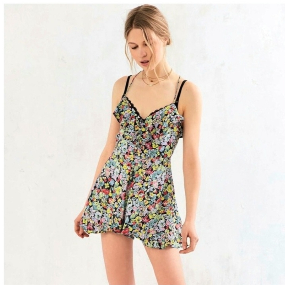 Urban Outfitters Women's Kimchi Blue Size 2 Floral Ruffled Open Back Romper